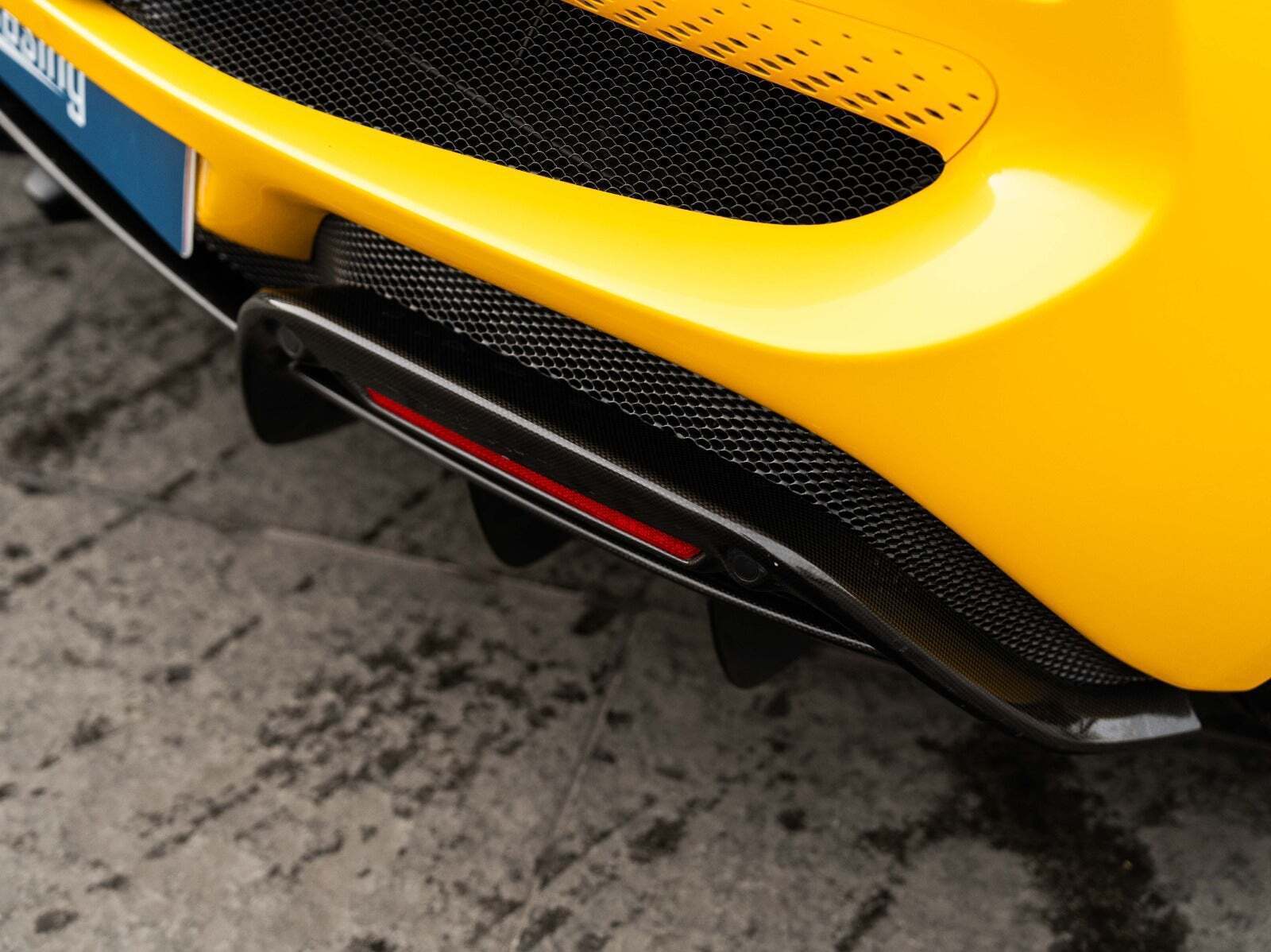 Ferrari 296 GTS 2,9 DCT