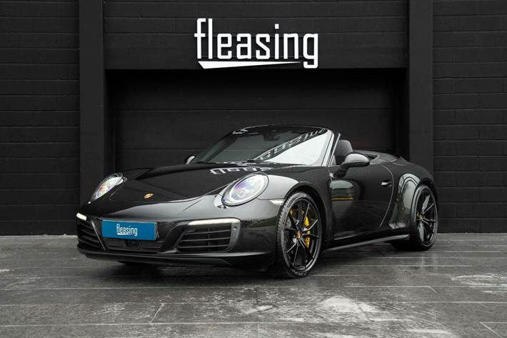 Sort Porsche 911 Carrera 4S fra 2016 set udefra