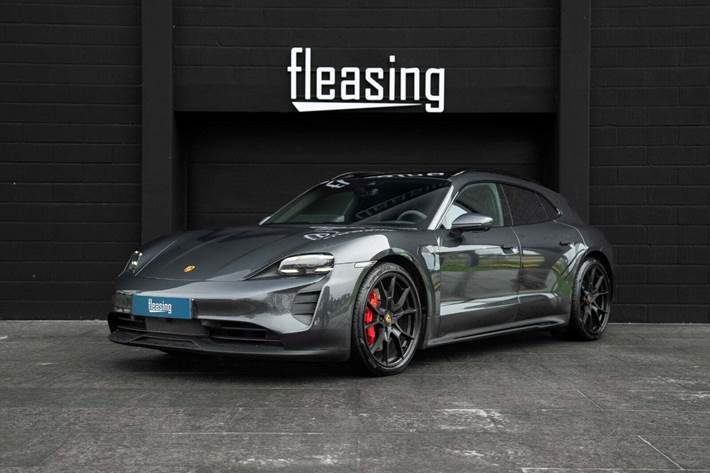 Grå Porsche Taycan GTS fra 2022