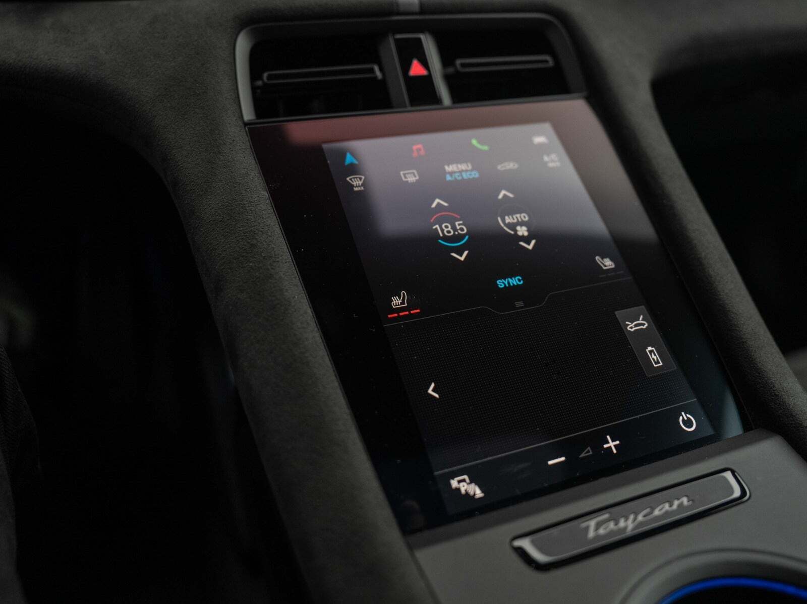 Grå Porsche Taycan GTS fra 2022