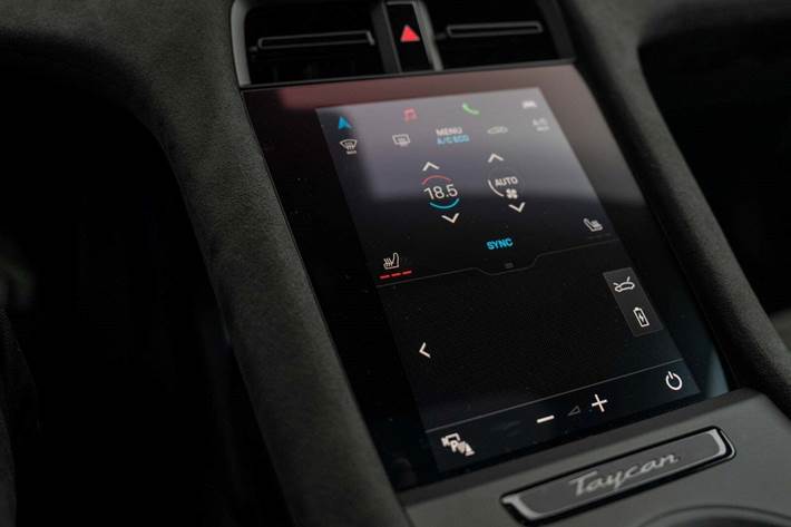 Grå Porsche Taycan GTS fra 2022