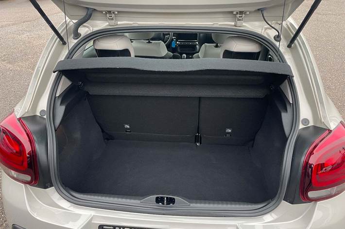 Grå Citroën C3 fra 2024