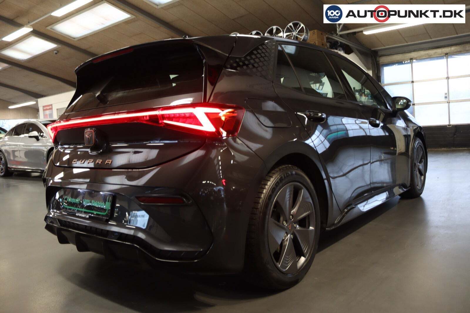 Grå Cupra Born fra 2024