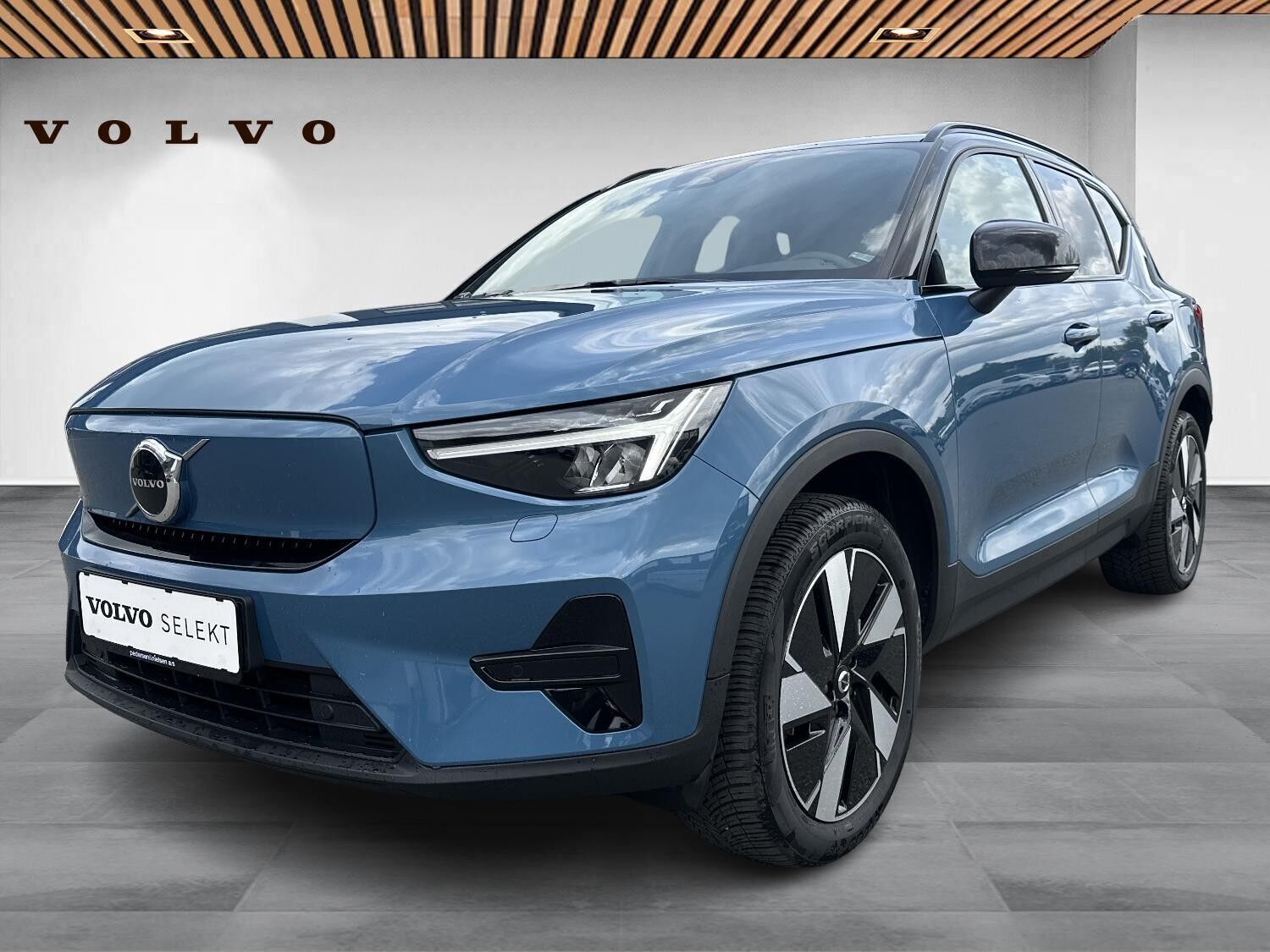 Volvo XC40 Recharge Extended Range Core 252HK 5d Aut.