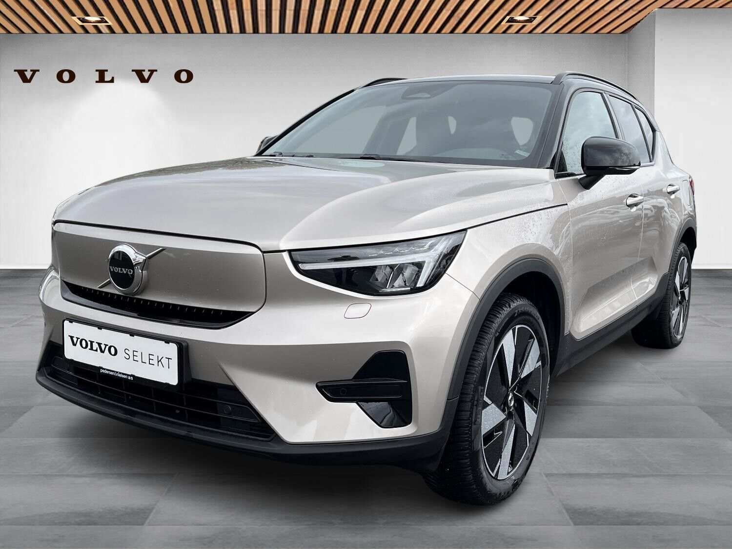 Volvo XC40 Recharge Extended Range Ultimate 252HK 5d Aut.