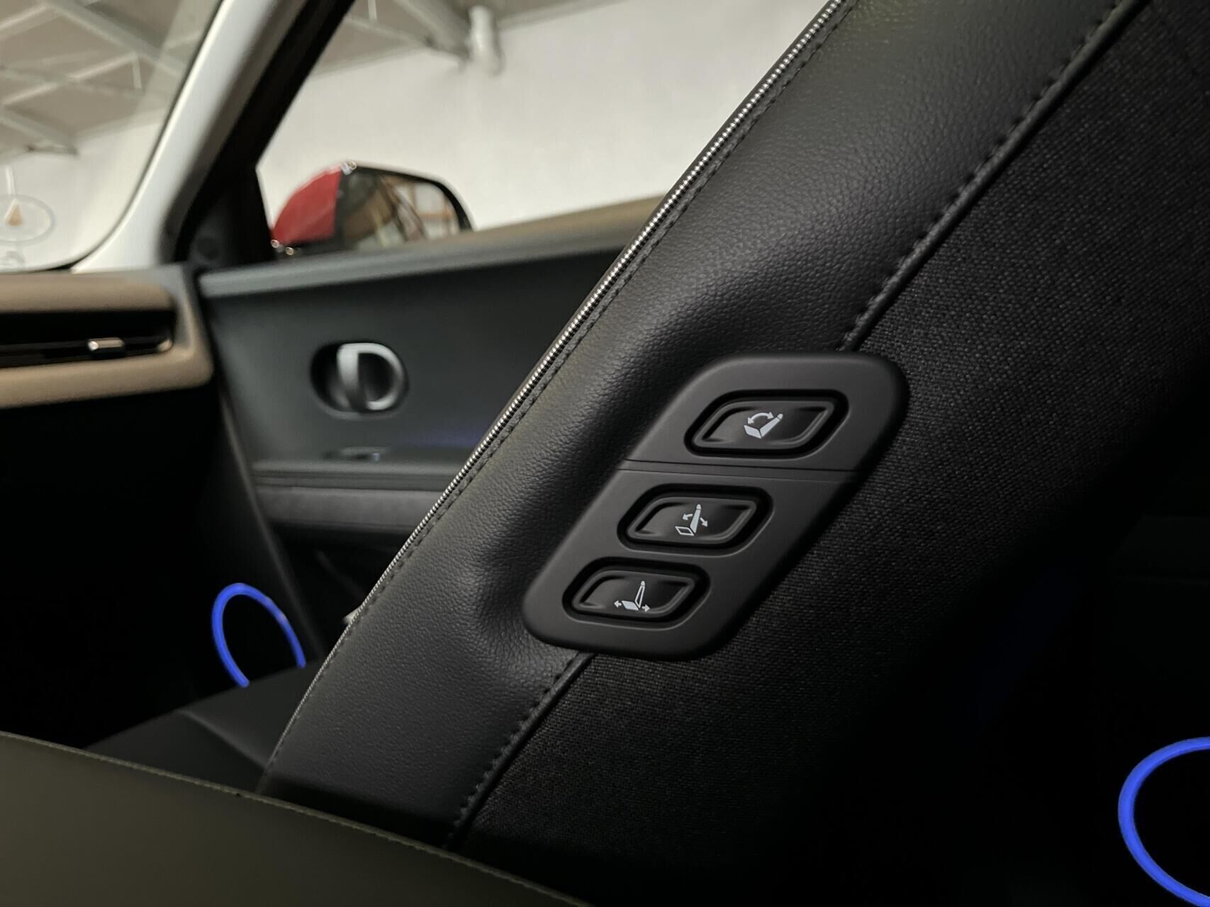 Rød Hyundai Ioniq 5 fra 2025