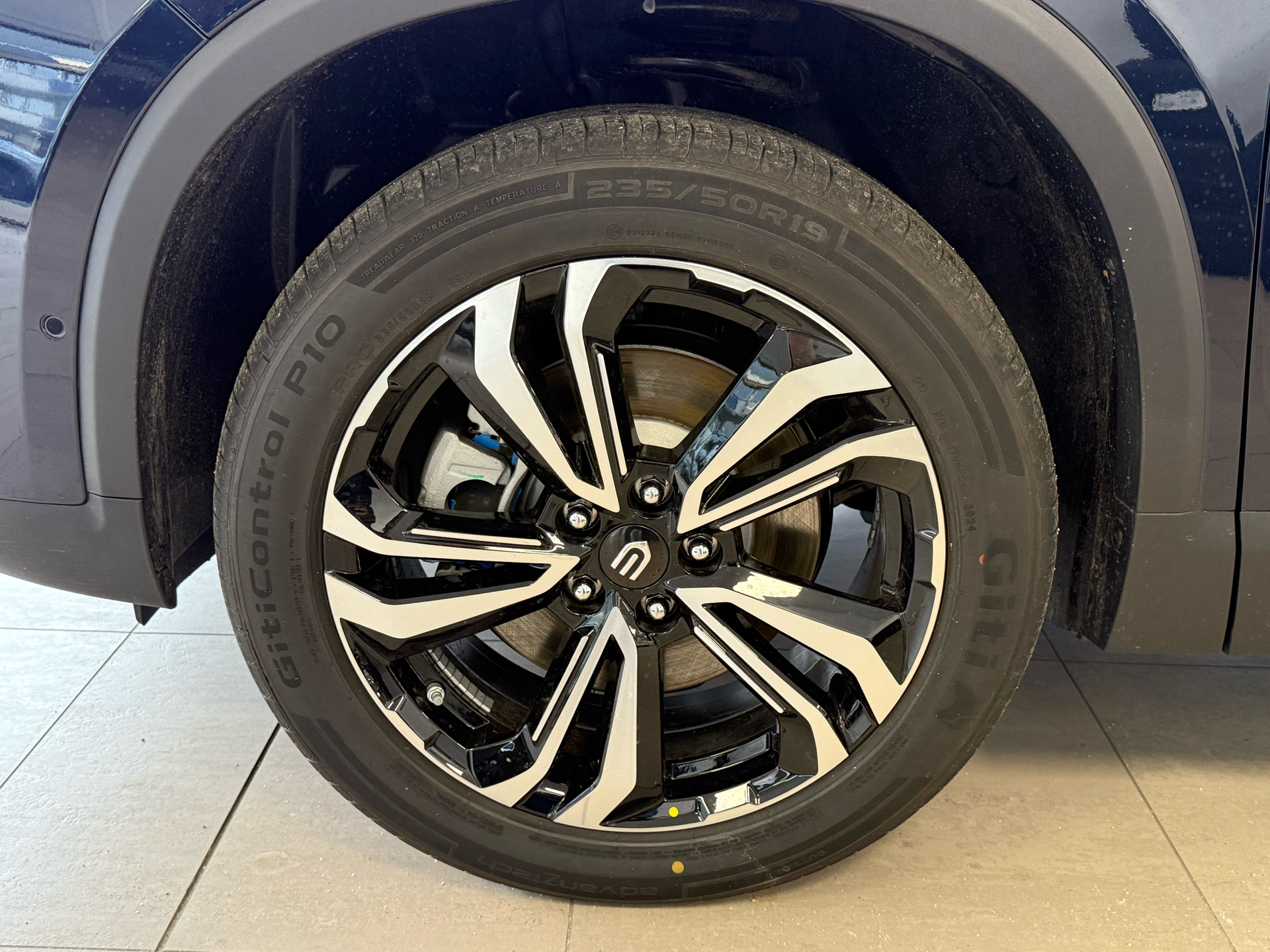 Blå Skyworth K fra 2025