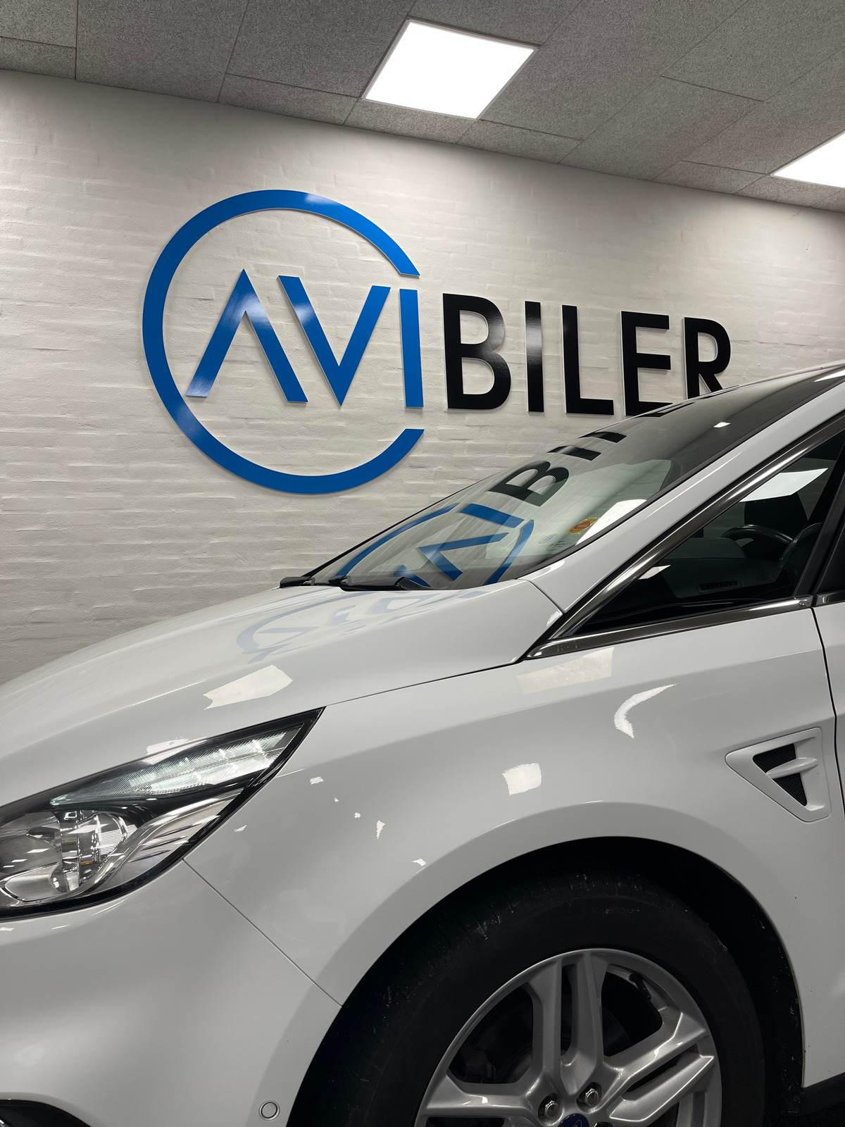 Hvid Ford S-MAX fra 2018