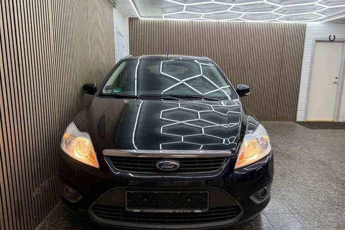 Sort Ford Focus fra 2008