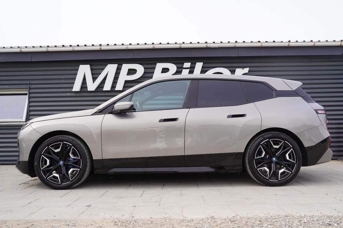 BMW iX xDrive40 Fully Charged Sport