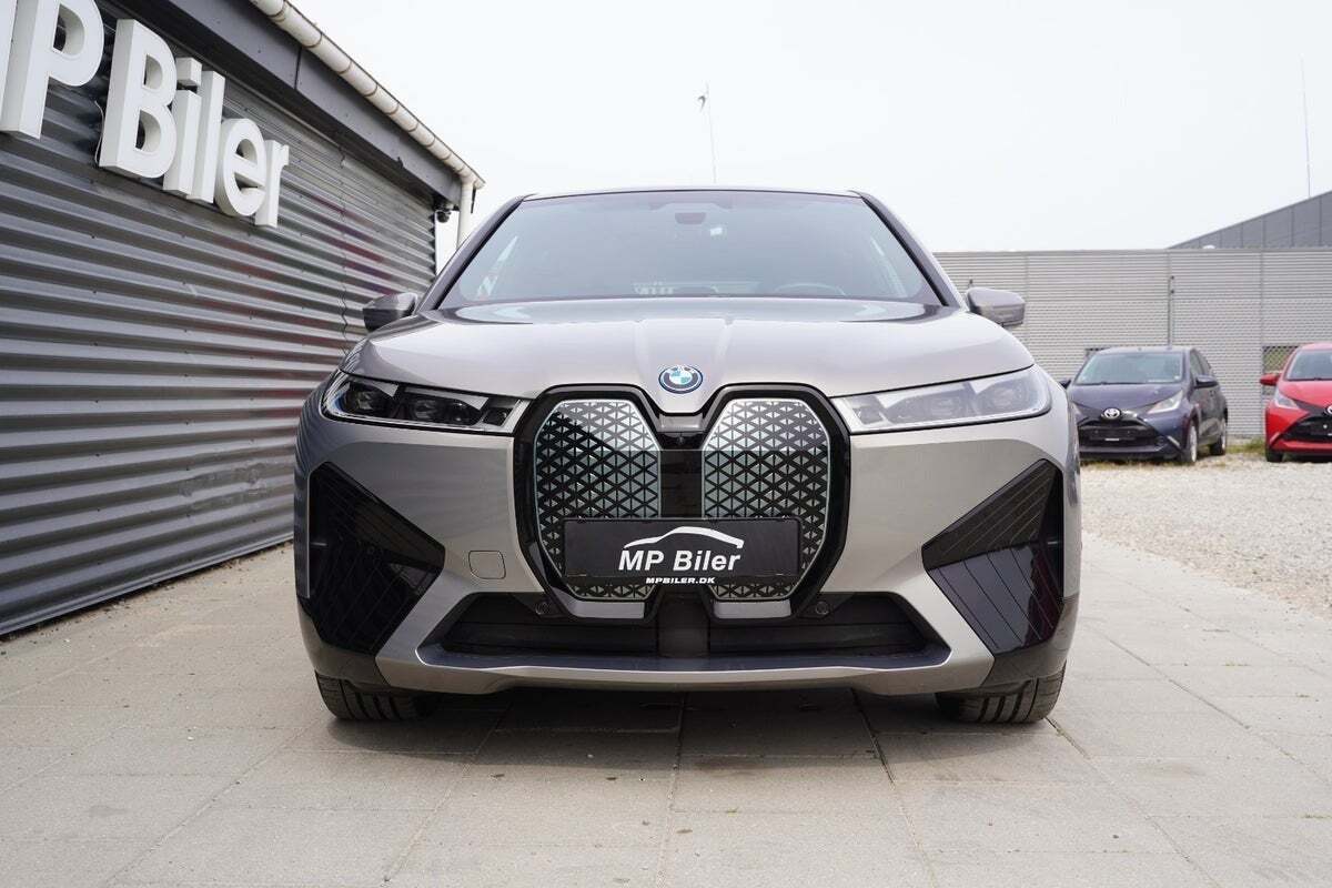 BMW iX xDrive40 Fully Charged Sport
