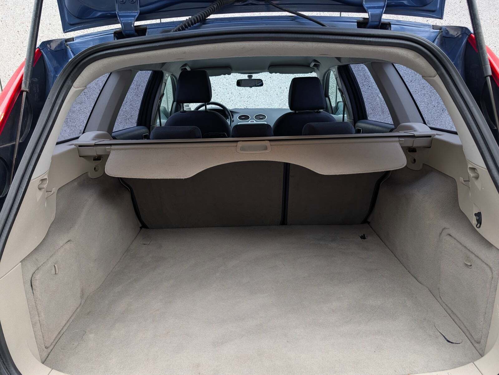 Blå Ford Focus fra 2006