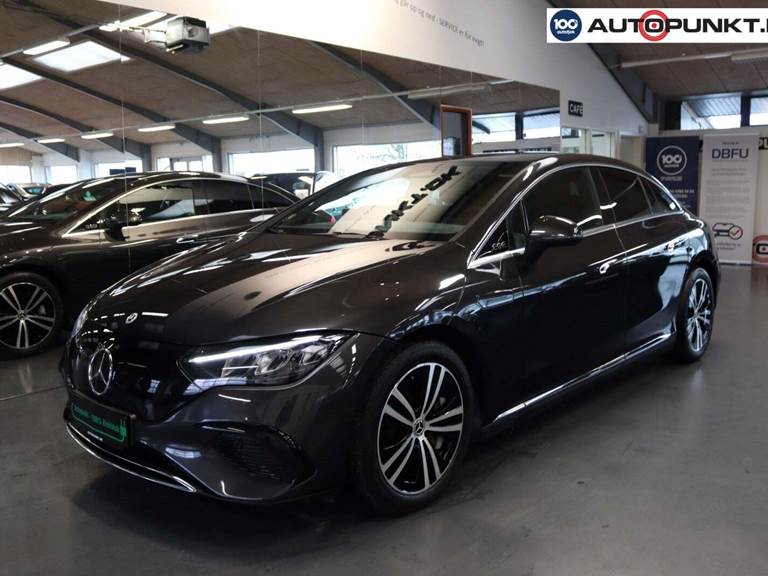 Mercedes EQE350 Electric Art