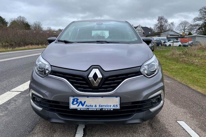 Grå Renault Captur fra 2019