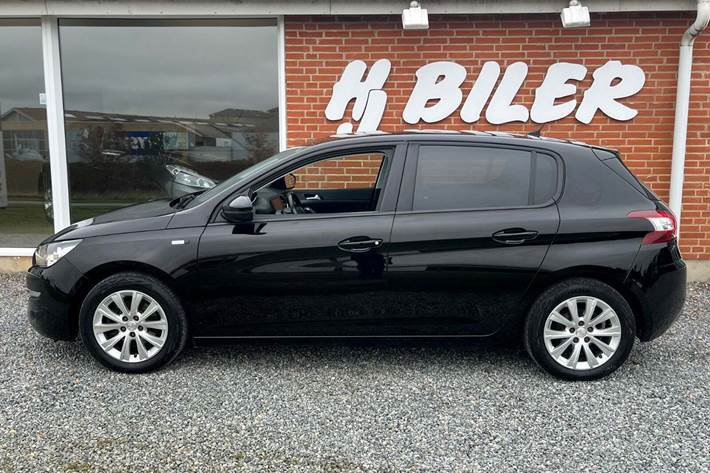 Sort Peugeot 308 fra 2016