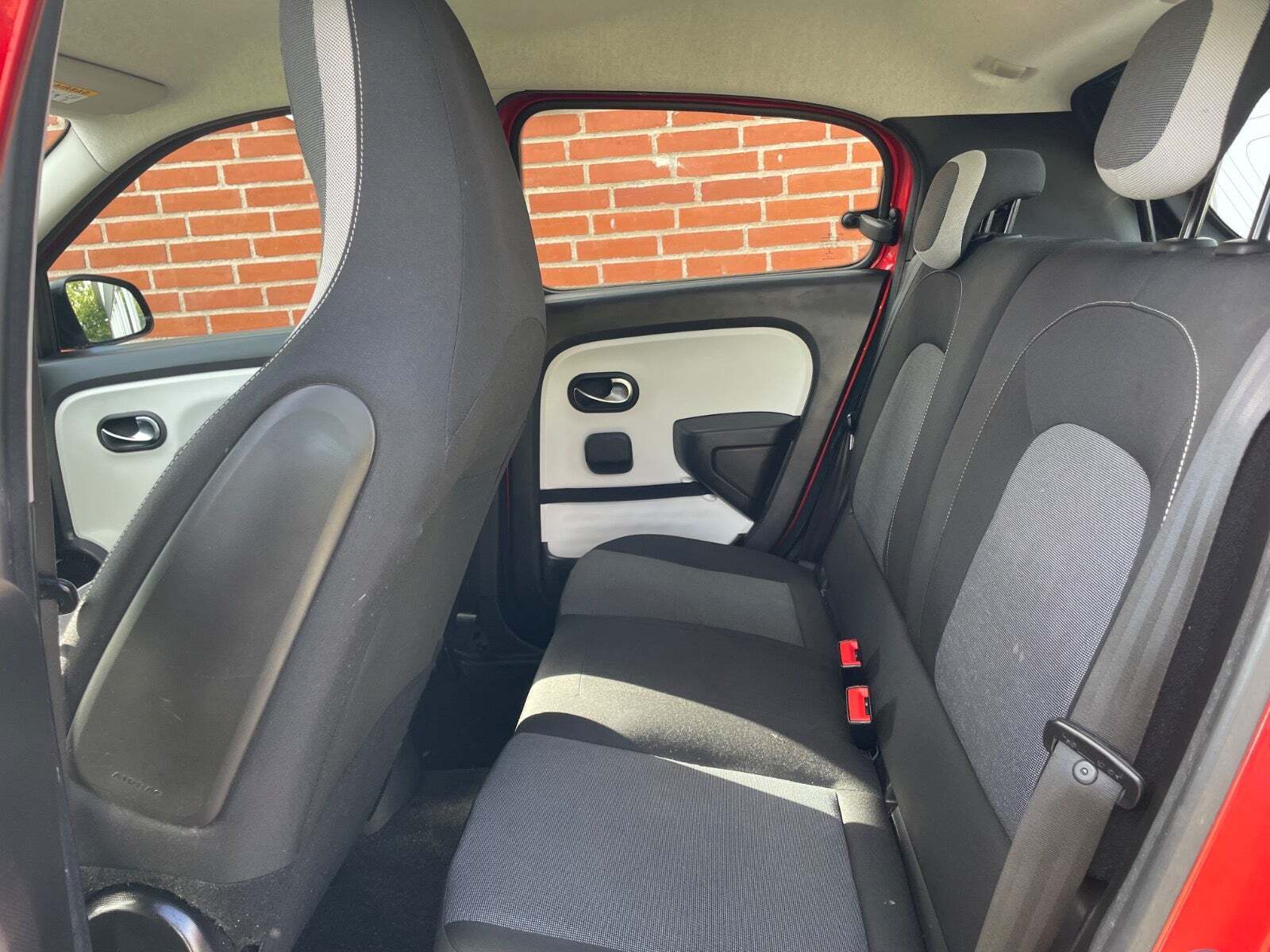 Rød Renault Twingo fra 2015