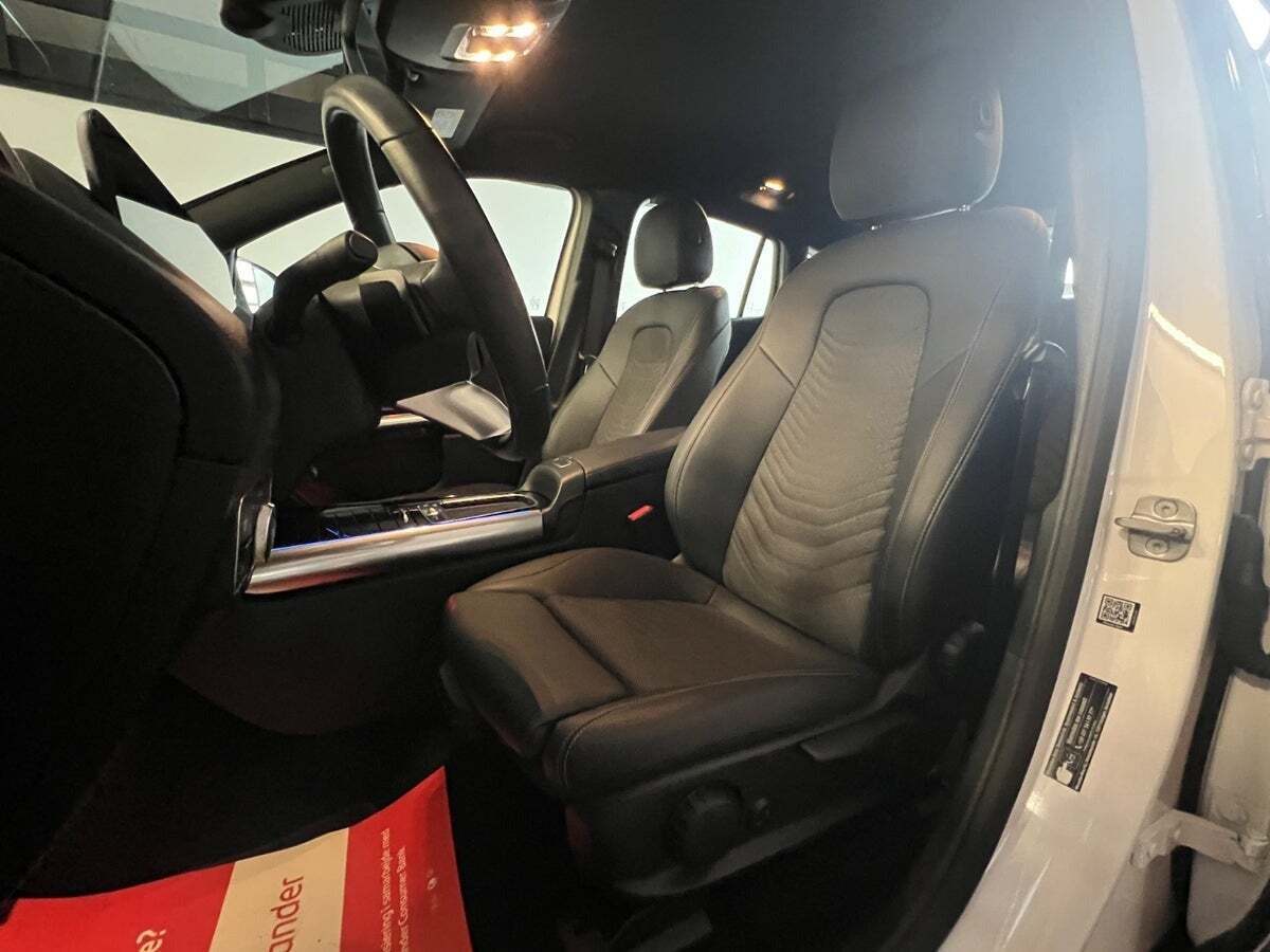 Hvid Mercedes EQA250+ fra 2024