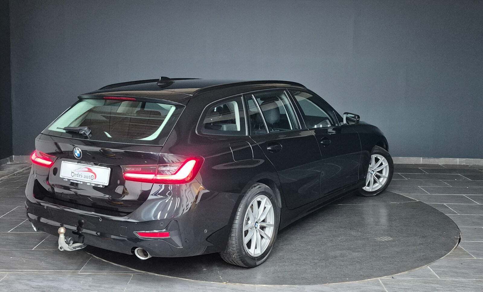 BMW 320d 2,0 Touring Connected aut.