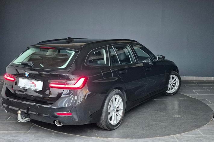 Sort BMW 320d fra 2020