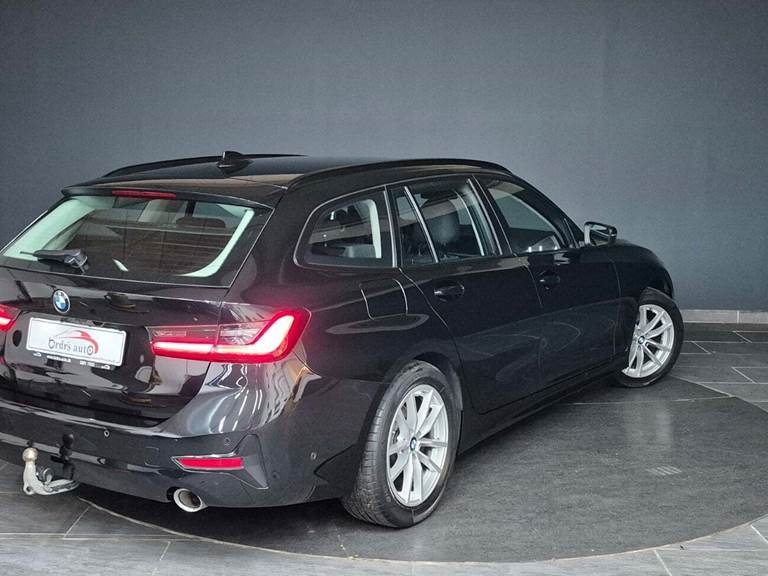 BMW 320d 2,0 Touring Connected aut.