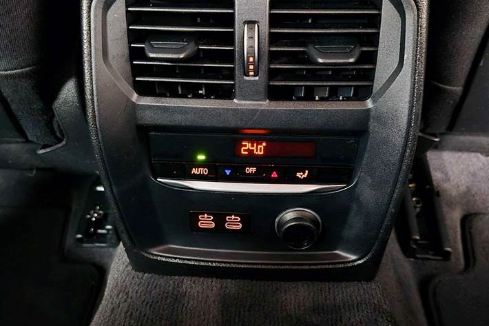 Sort BMW 320d fra 2020