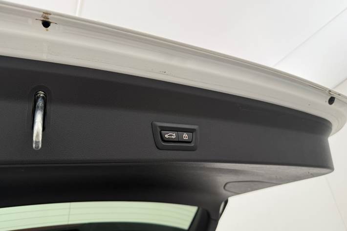 Hvid BMW iX3 fra 2021