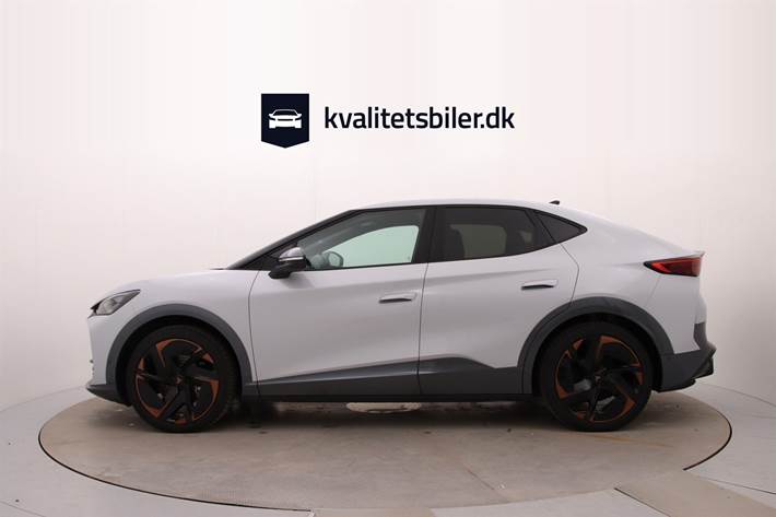 Sølv Cupra Tavascan fra 2024