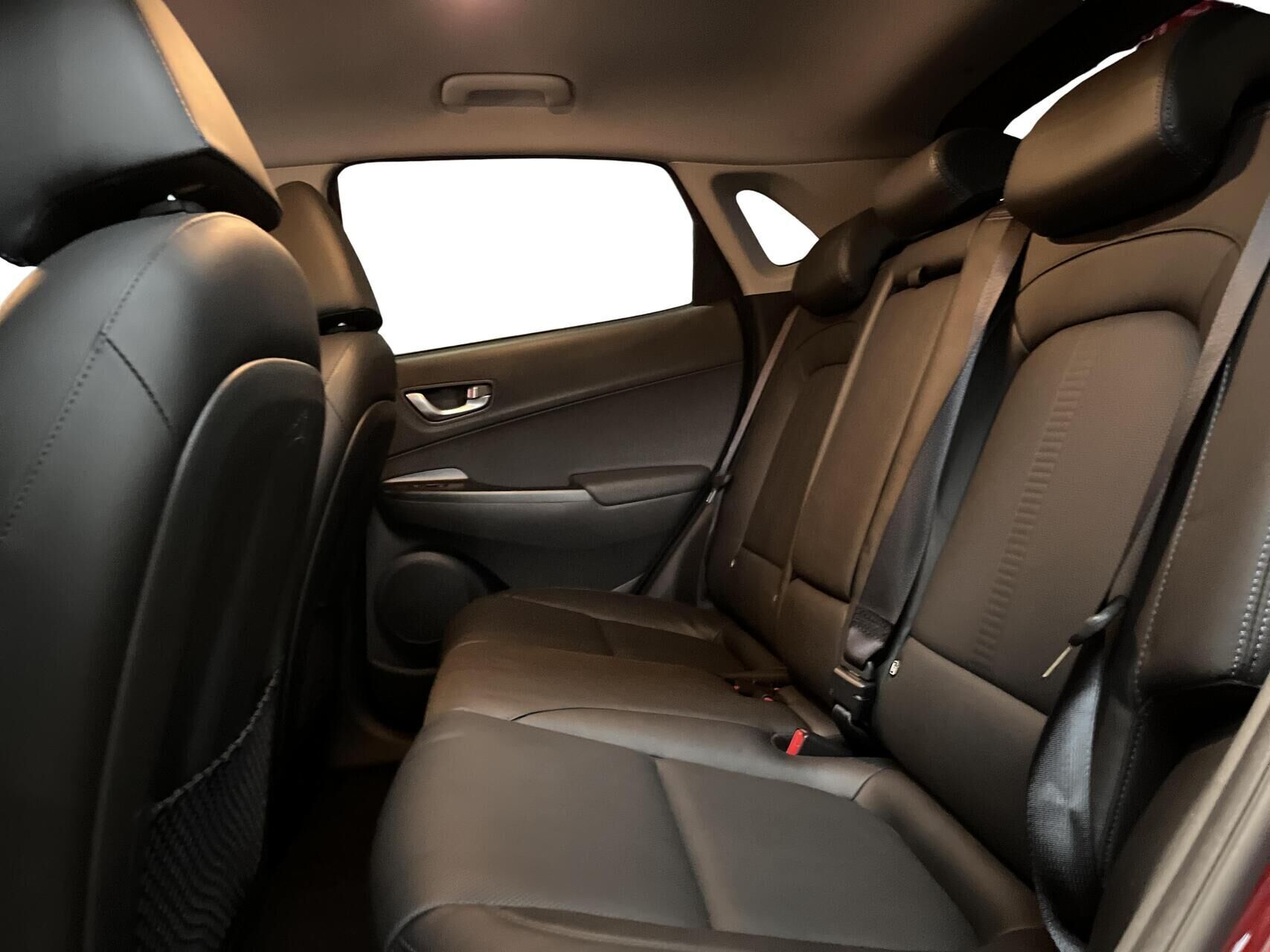 Rød Hyundai Kona fra 2021