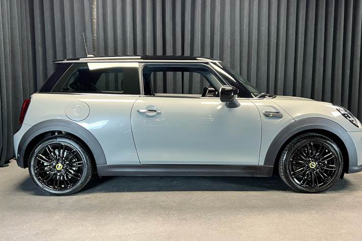 Grå Mini Cooper fra 2022