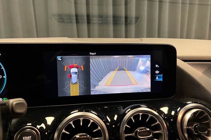 Sort Mercedes EQA 250+ fra 2023 set indefra