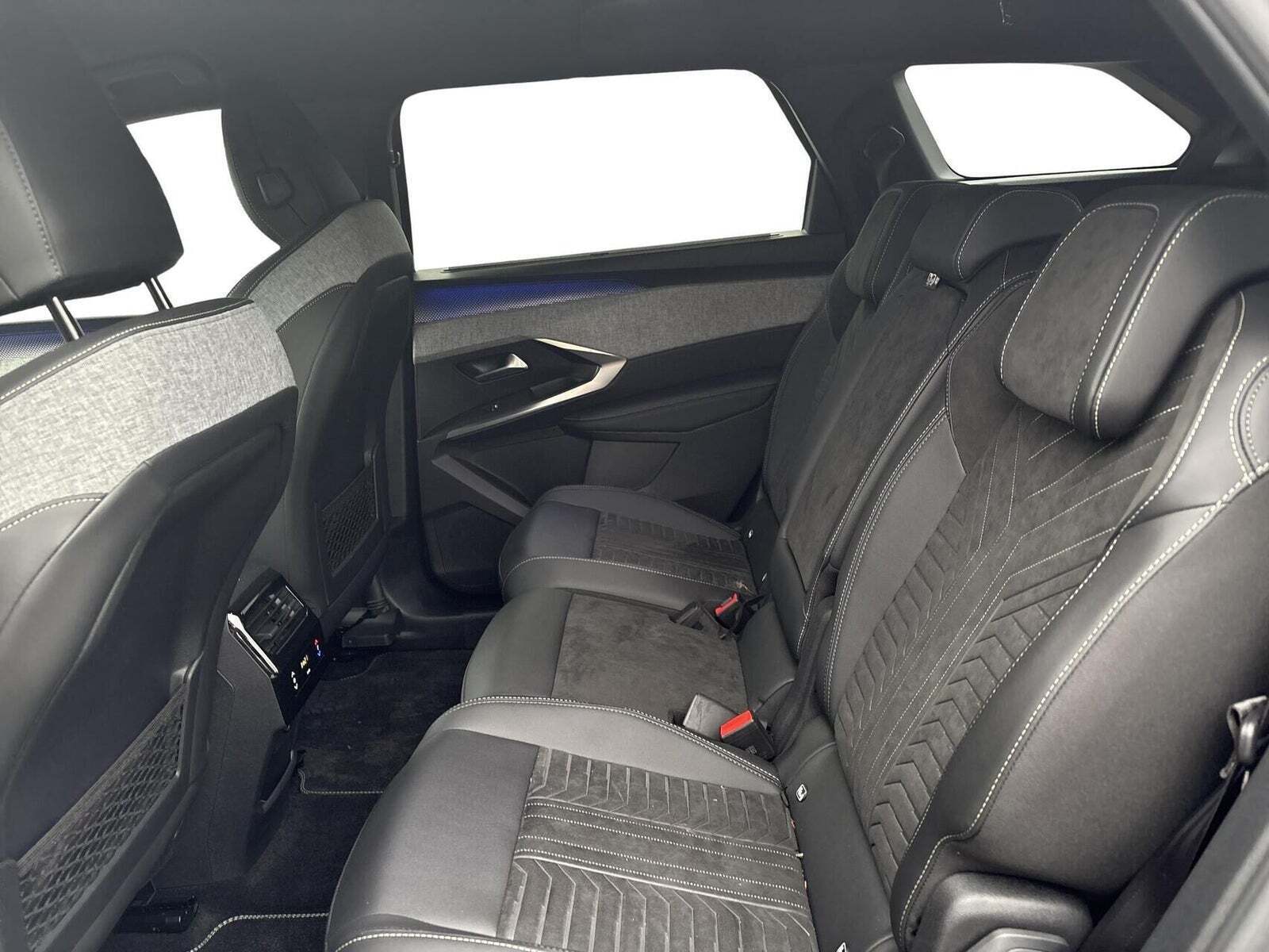 Peugeot e-5008 101 GT 7prs