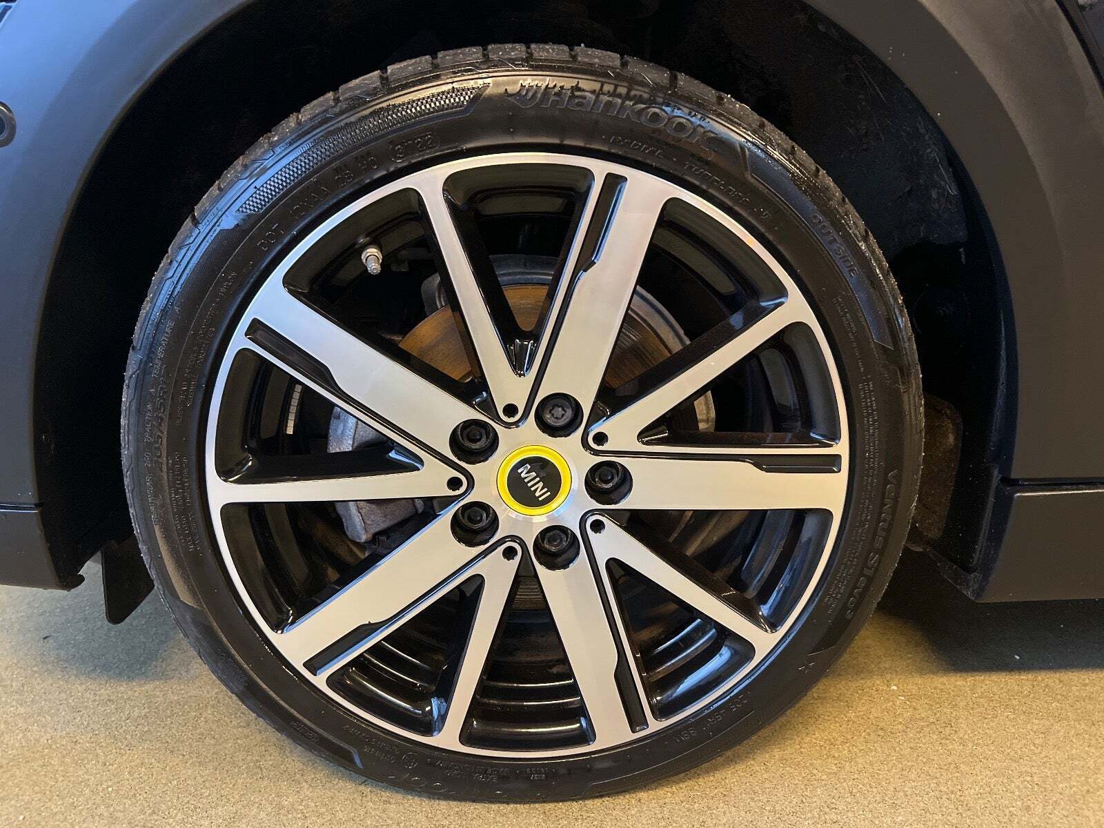 Sort Mini Cooper SE fra 2023