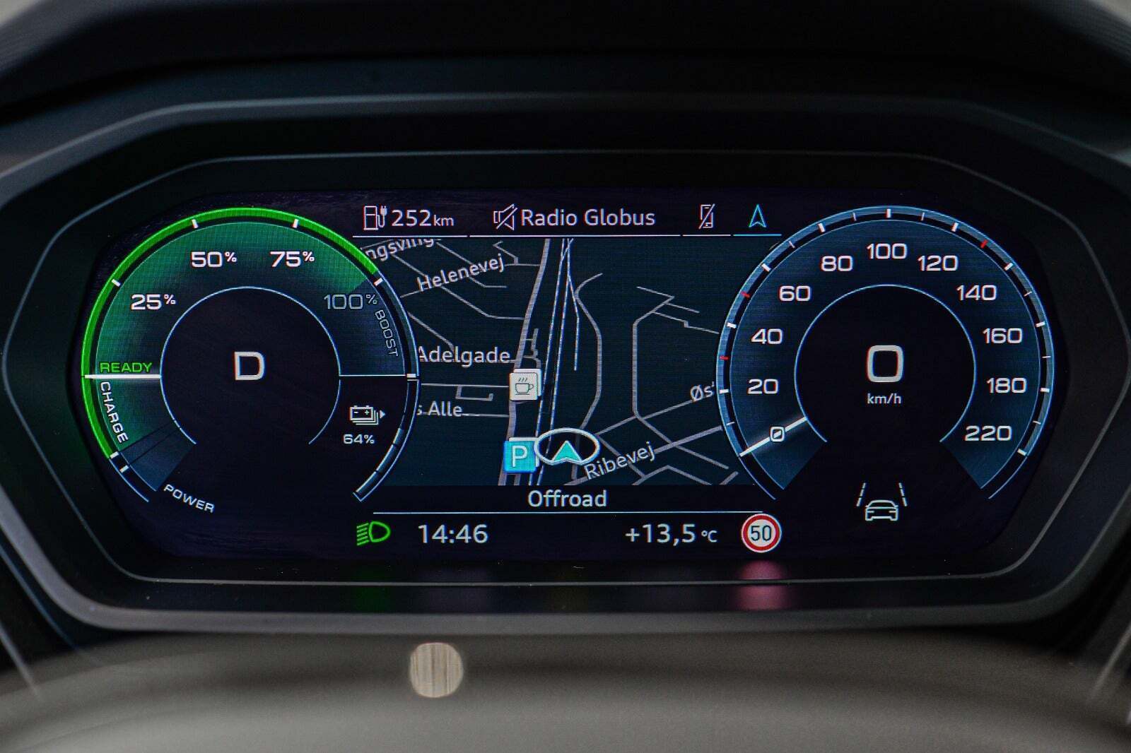 Grå Audi Q4 e-tron fra 2022