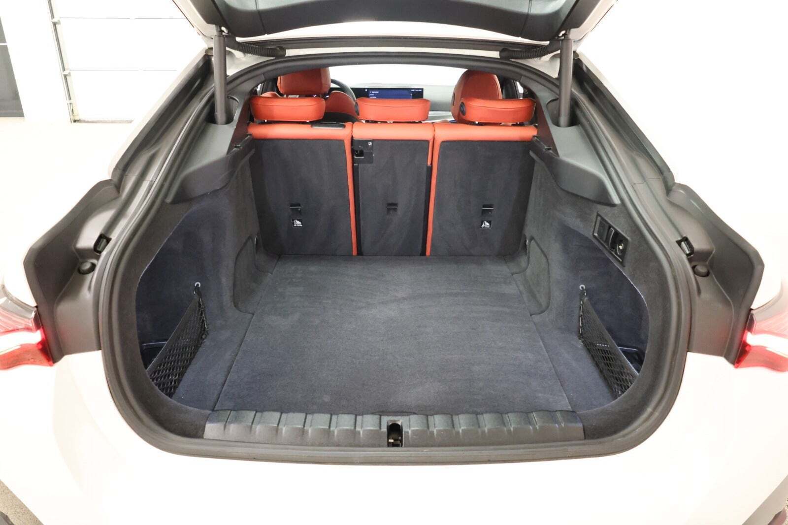 Hvid BMW i4 fra 2022