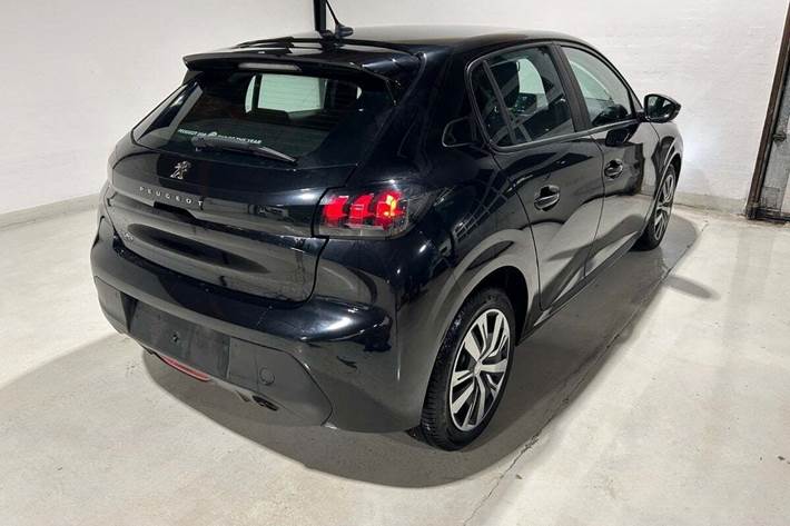 Sort Peugeot 208 fra 2020