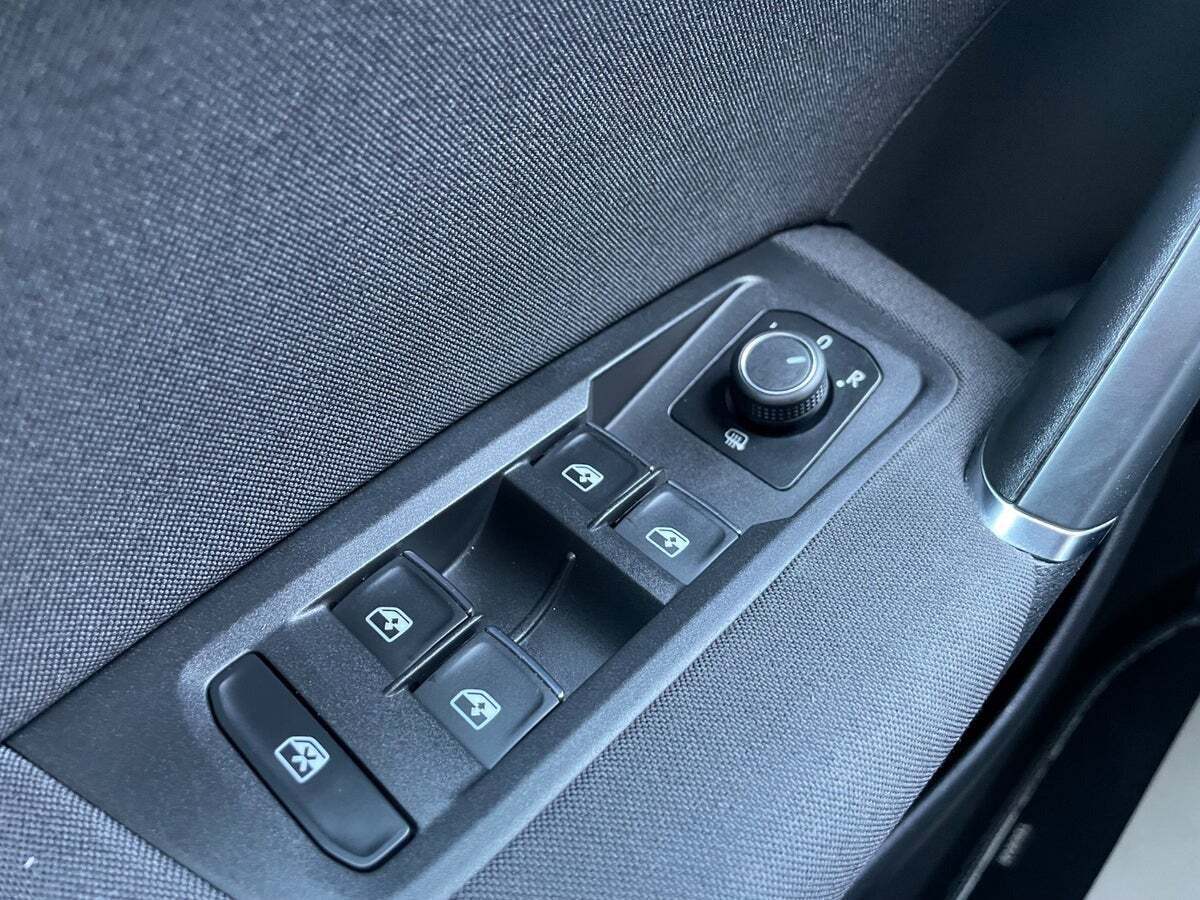 Sort VW Touran fra 2018