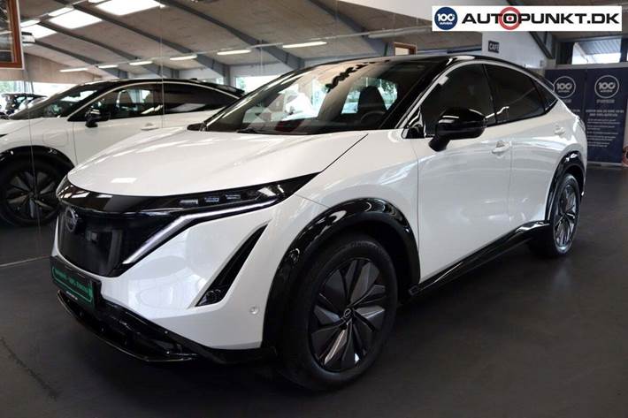 Hvid Nissan Ariya fra 2024 set udefra