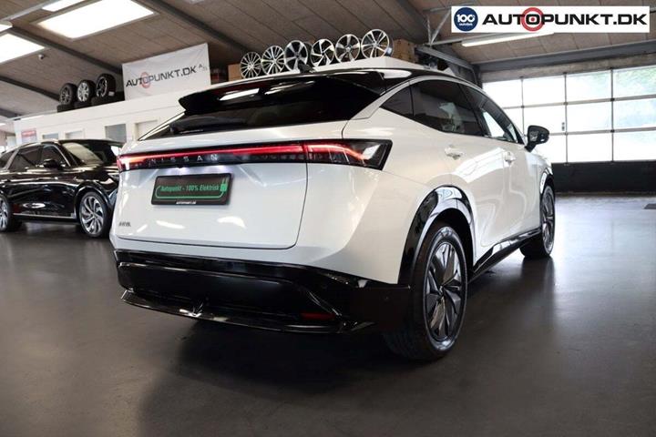Hvid Nissan Ariya fra 2024
