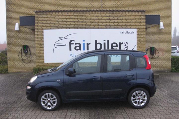 Blå Fiat Panda fra 2015