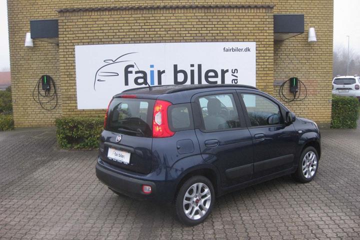 Blå Fiat Panda fra 2015