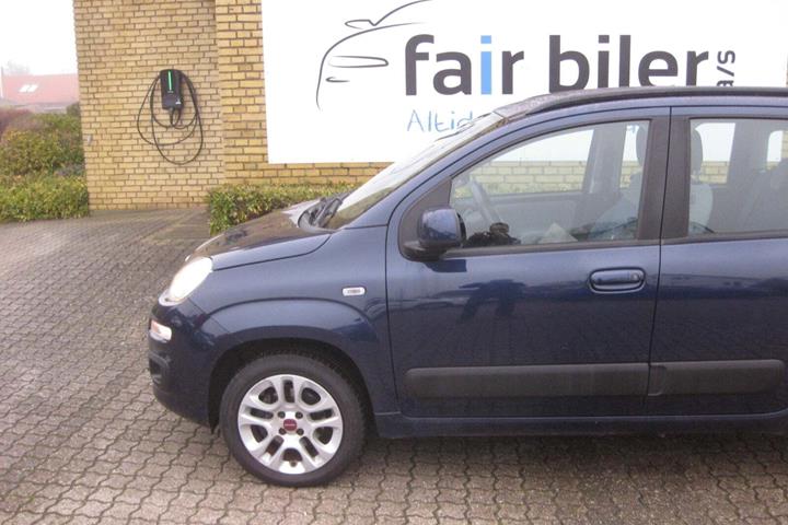 Blå Fiat Panda fra 2015