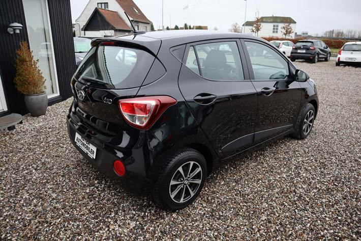 Sort Hyundai i10 fra 2017
