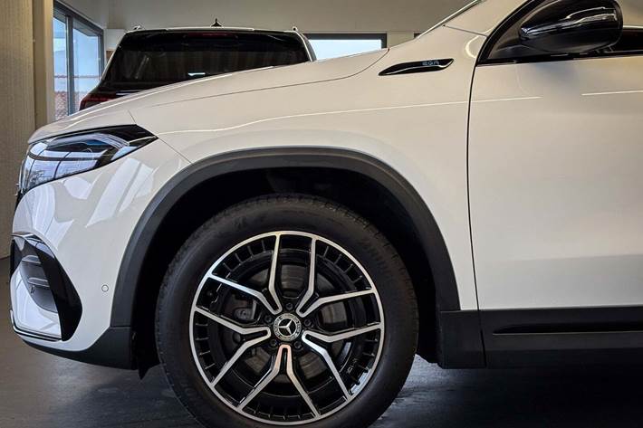 Hvid Mercedes EQA250 fra 2021