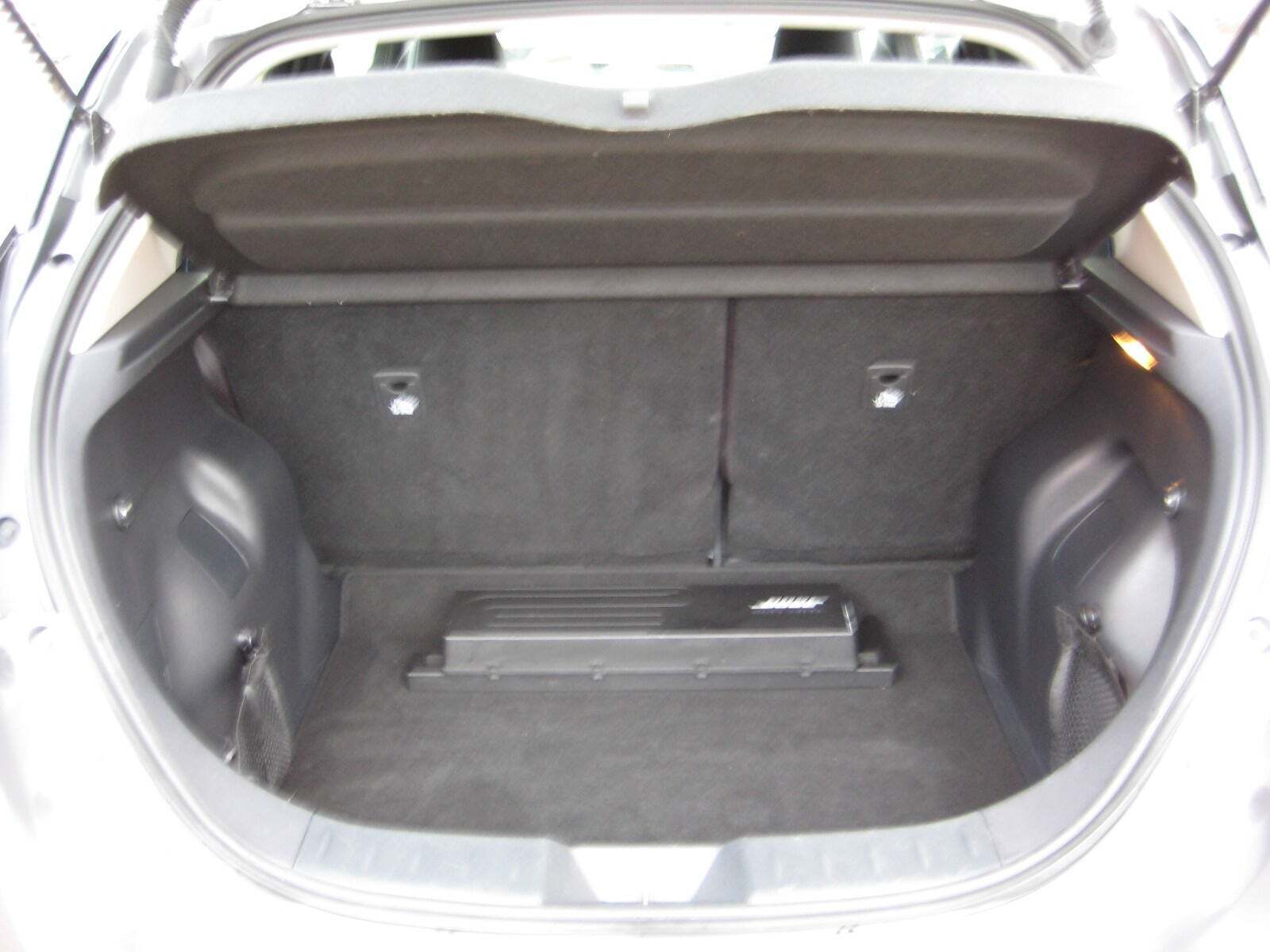 Grå Nissan Leaf fra 2020