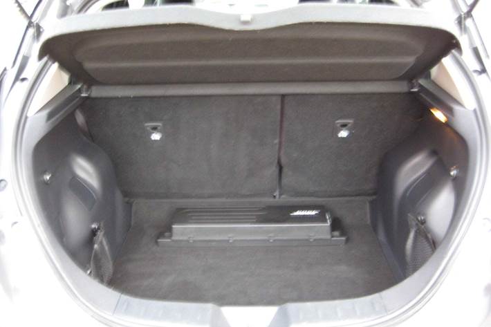 Grå Nissan Leaf fra 2020