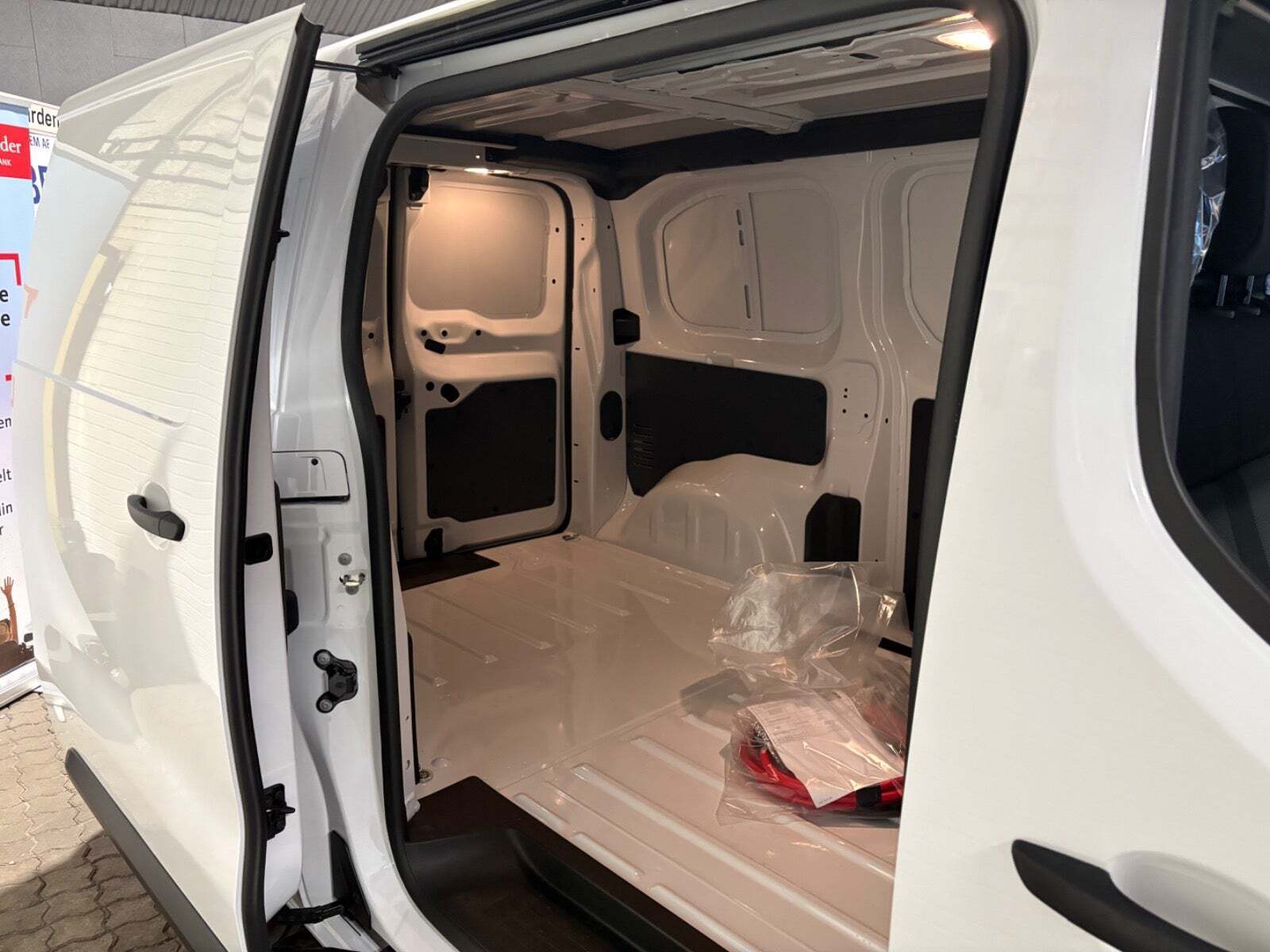 Hvid Citroën e-Jumpy fra 2024