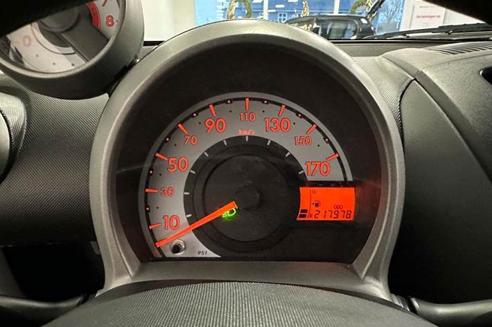 Grå Citroën C1 fra 2010