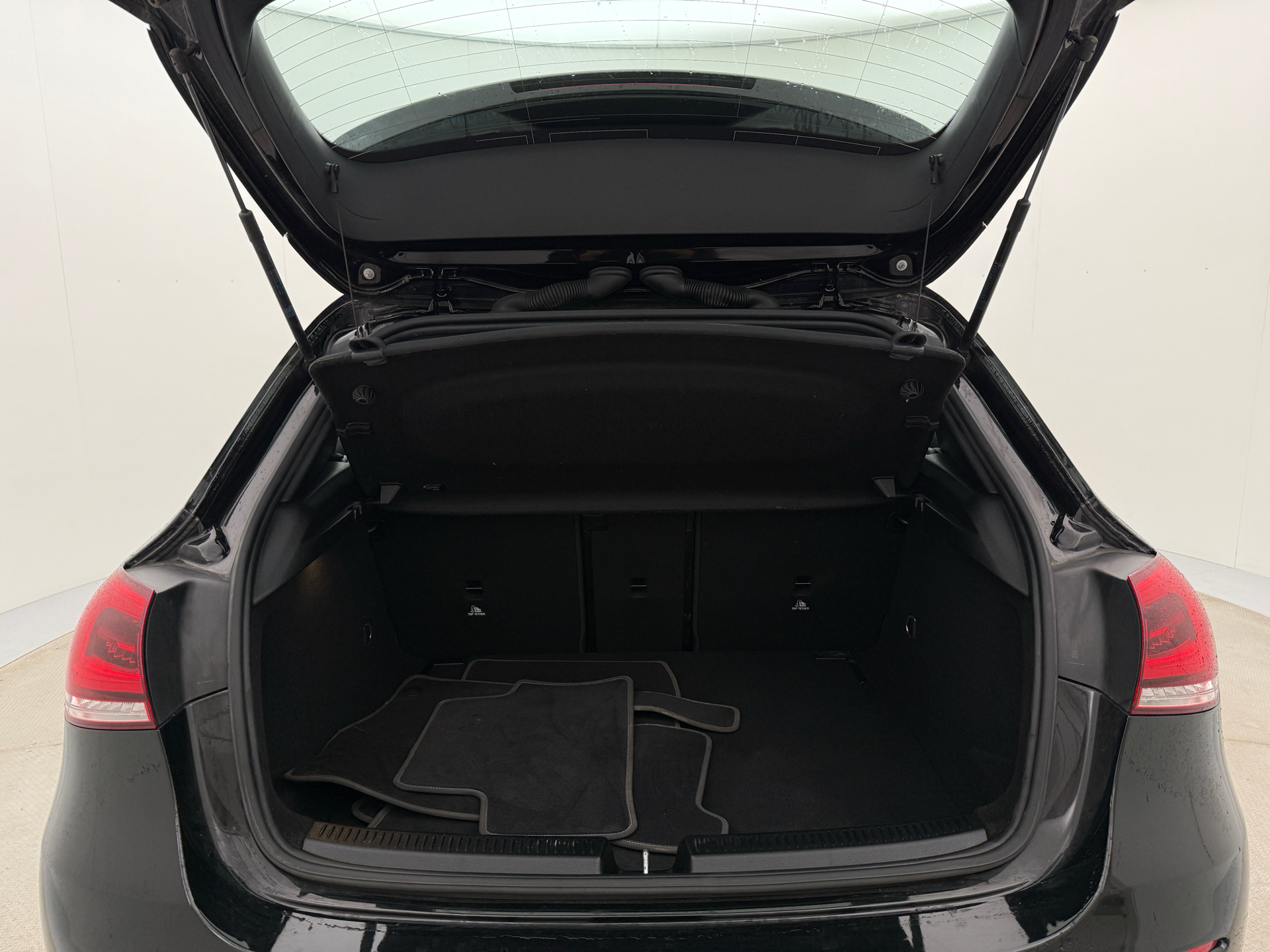 Sort Mercedes A180 fra 2021