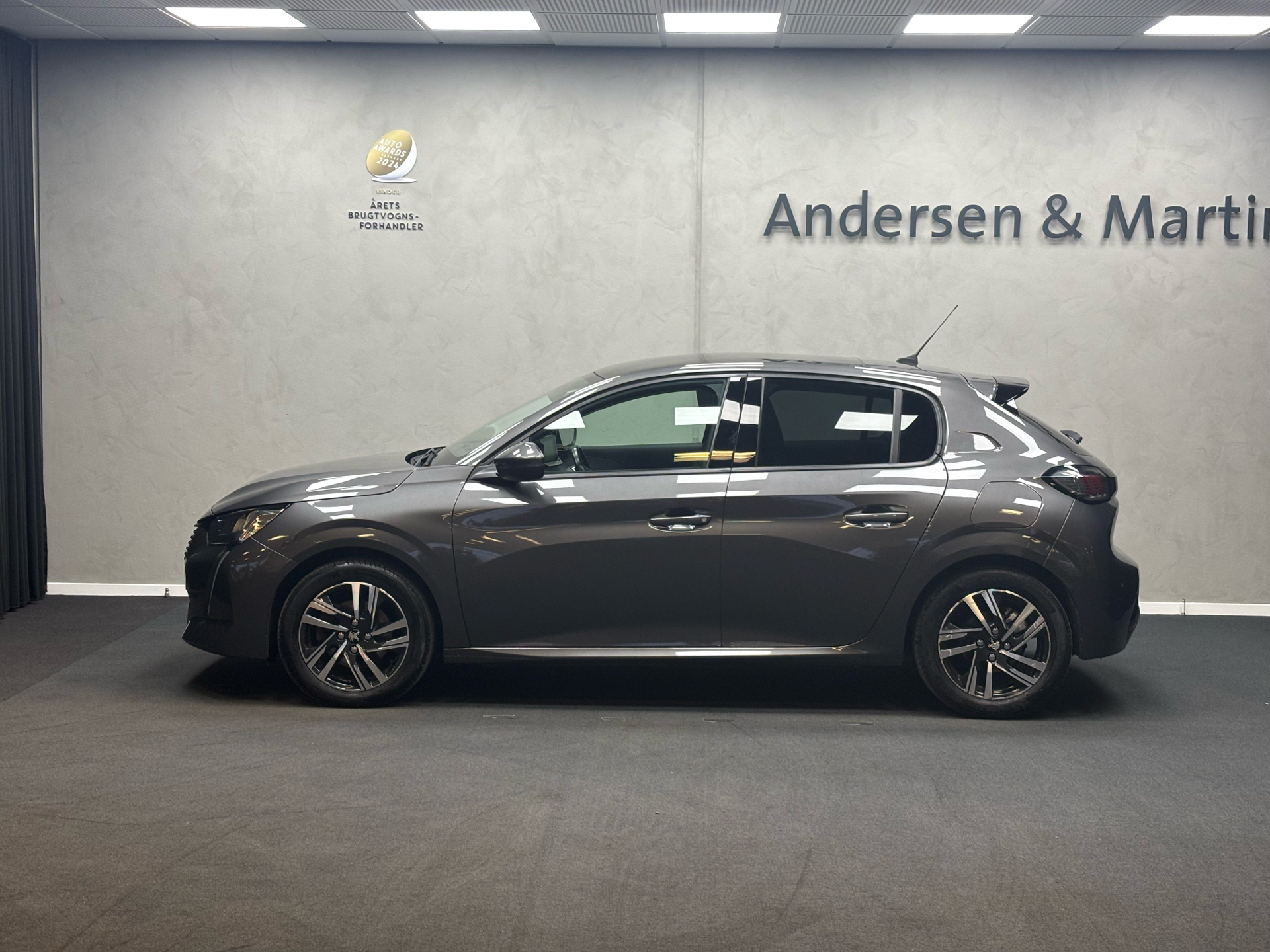 Peugeot 208 1,2 PureTech Allure Sky 100HK 5d 6g