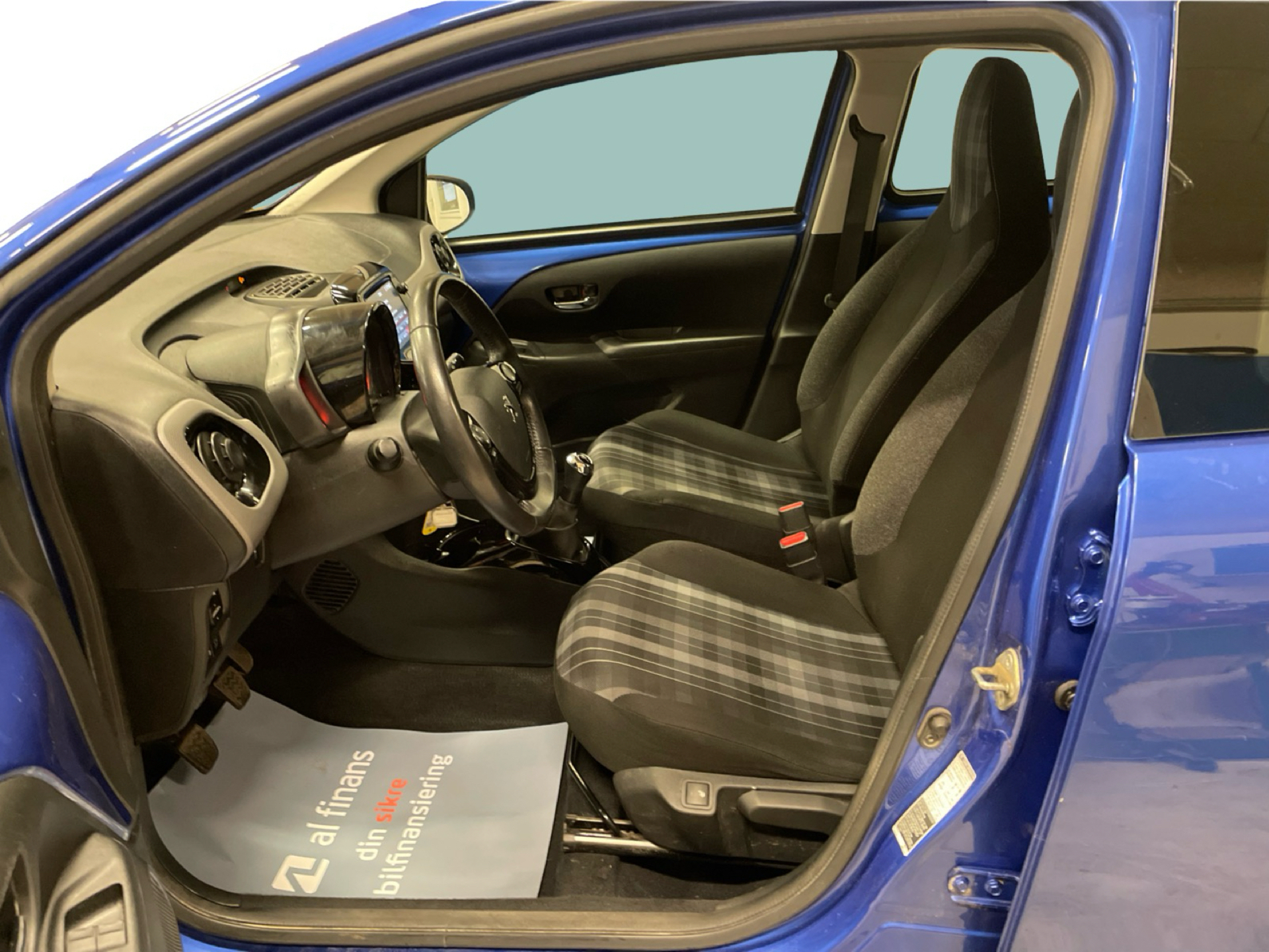 Peugeot 108 1,0 e-Vti Allure+ 72HK 5d